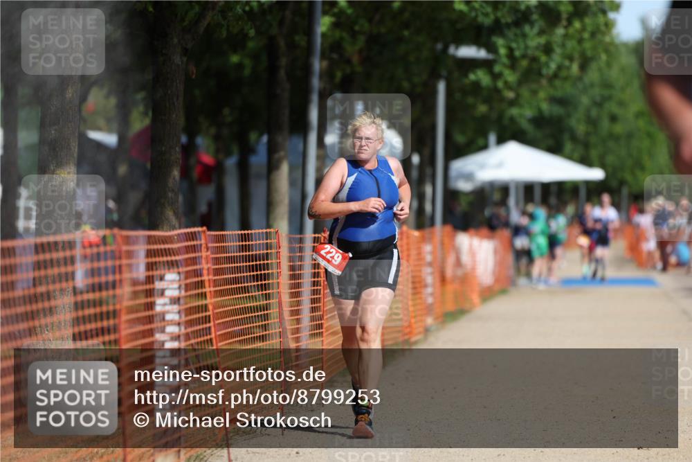 07.09.2025 - 19. Norderstedt Triathlon Michael Strokosch http://msf.ph/oto/8799253 07.09.2025 11:59:16 Laufen 229, 281, 760 meine-sportfotos.de