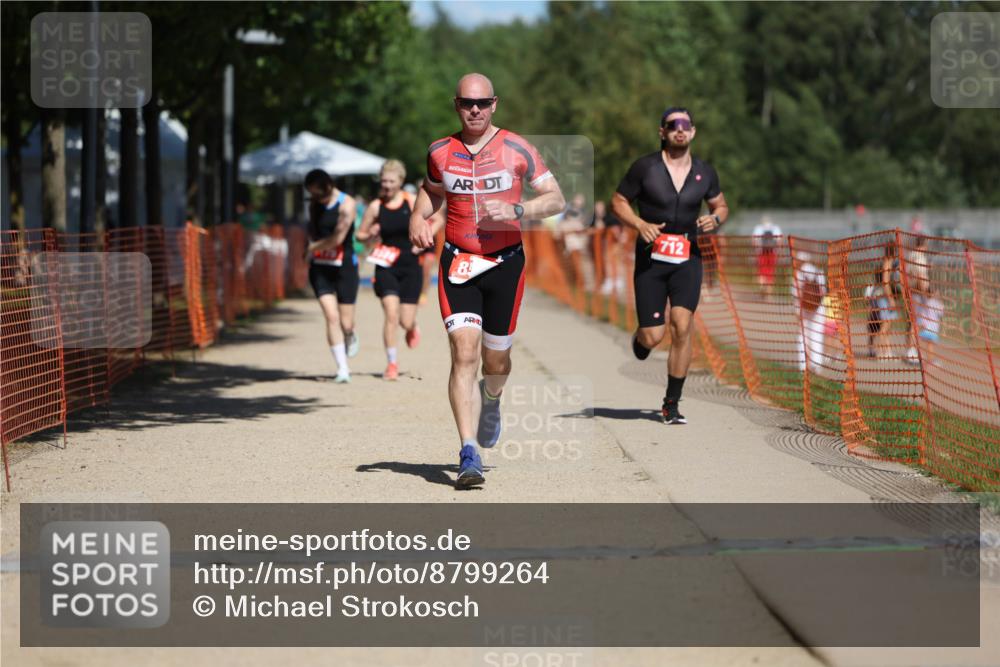 07.09.2025 - 19. Norderstedt Triathlon Michael Strokosch http://msf.ph/oto/8799264 07.09.2025 13:06:50 Laufen 175, 712, 851, 1374 meine-sportfotos.de