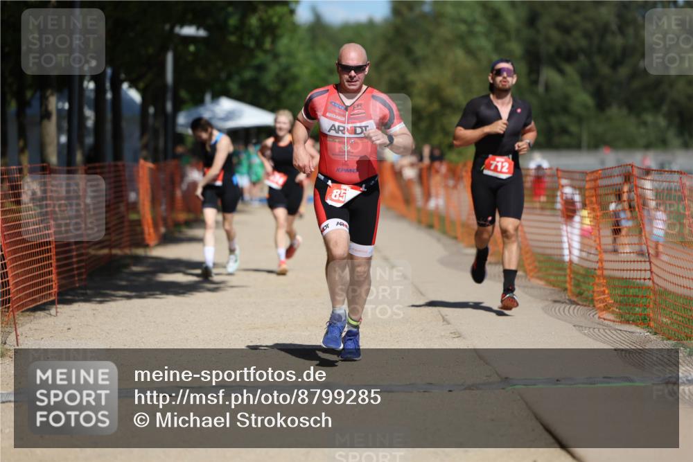 07.09.2025 - 19. Norderstedt Triathlon Michael Strokosch http://msf.ph/oto/8799285 07.09.2025 13:06:51 Laufen 175, 712, 851, 1374 meine-sportfotos.de