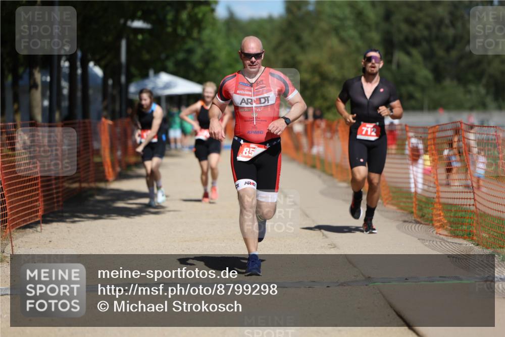 07.09.2025 - 19. Norderstedt Triathlon Michael Strokosch http://msf.ph/oto/8799298 07.09.2025 13:06:51 Laufen 175, 712, 851, 1374 meine-sportfotos.de