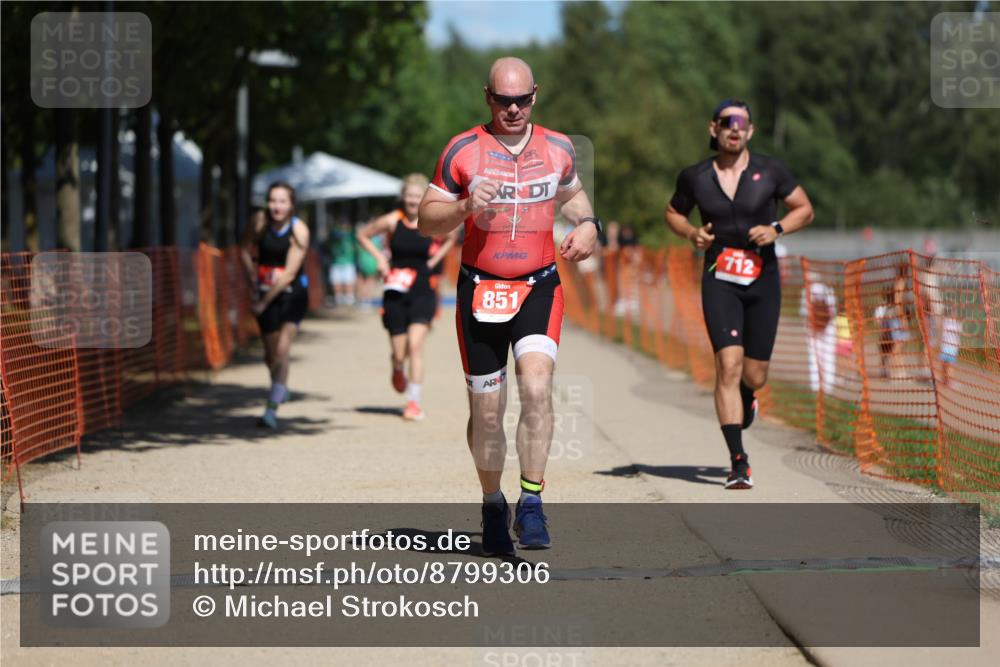 07.09.2025 - 19. Norderstedt Triathlon Michael Strokosch http://msf.ph/oto/8799306 07.09.2025 13:06:51 Laufen 175, 712, 851, 1374 meine-sportfotos.de