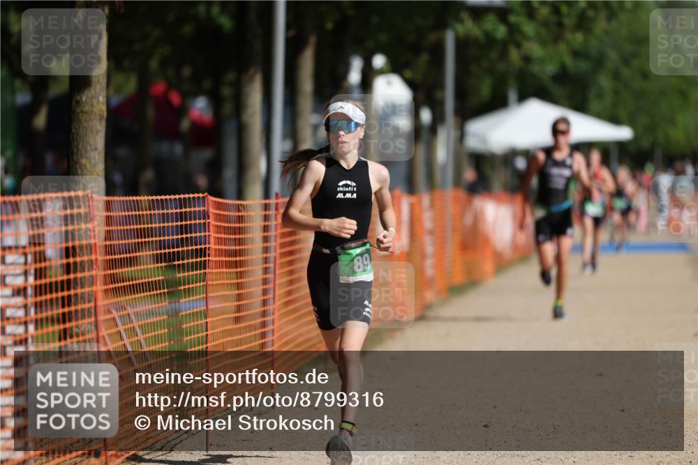07.09.2025 - 19. Norderstedt Triathlon Michael Strokosch http://msf.ph/oto/8799316 07.09.2025 10:55:55 Laufen 89, 668, 1150 meine-sportfotos.de