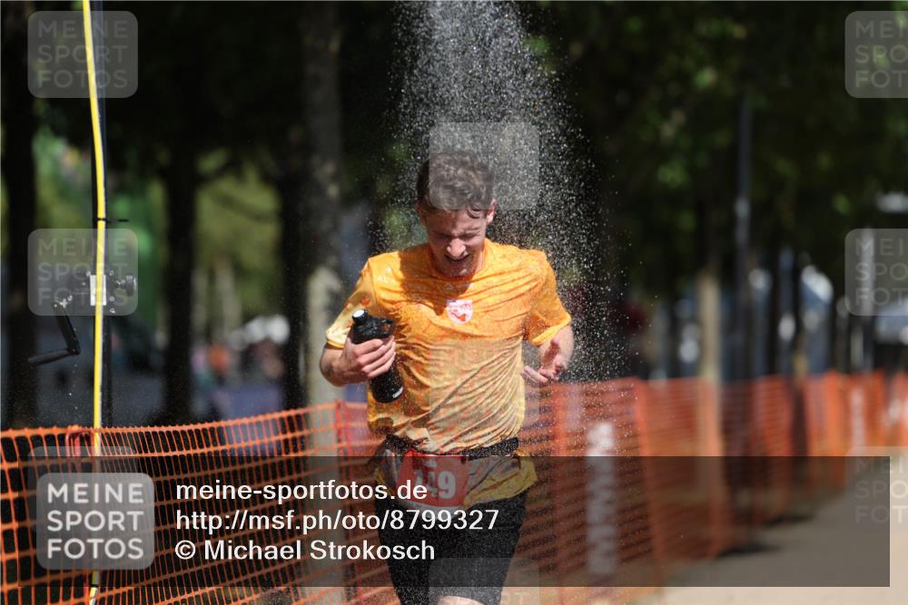 07.09.2025 - 19. Norderstedt Triathlon Michael Strokosch http://msf.ph/oto/8799327 07.09.2025 12:29:08 Laufen 149 meine-sportfotos.de