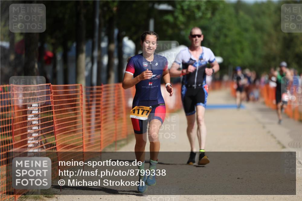 07.09.2025 - 19. Norderstedt Triathlon Michael Strokosch http://msf.ph/oto/8799338 07.09.2025 11:59:34 Laufen 296, 1177 meine-sportfotos.de