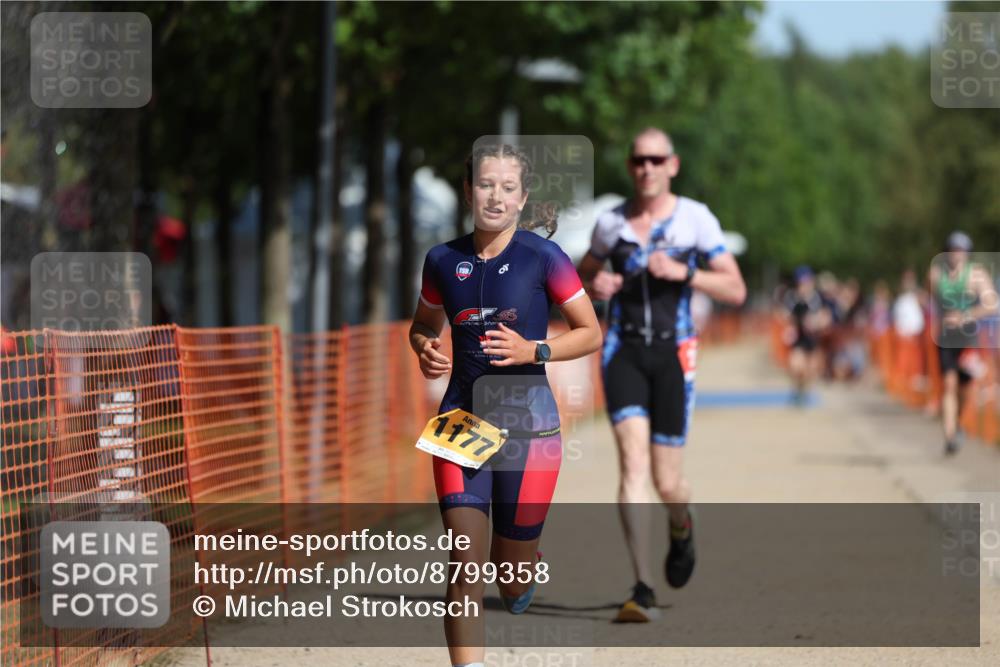 07.09.2025 - 19. Norderstedt Triathlon Michael Strokosch http://msf.ph/oto/8799358 07.09.2025 11:59:35 Laufen 296, 1177, 1383 meine-sportfotos.de