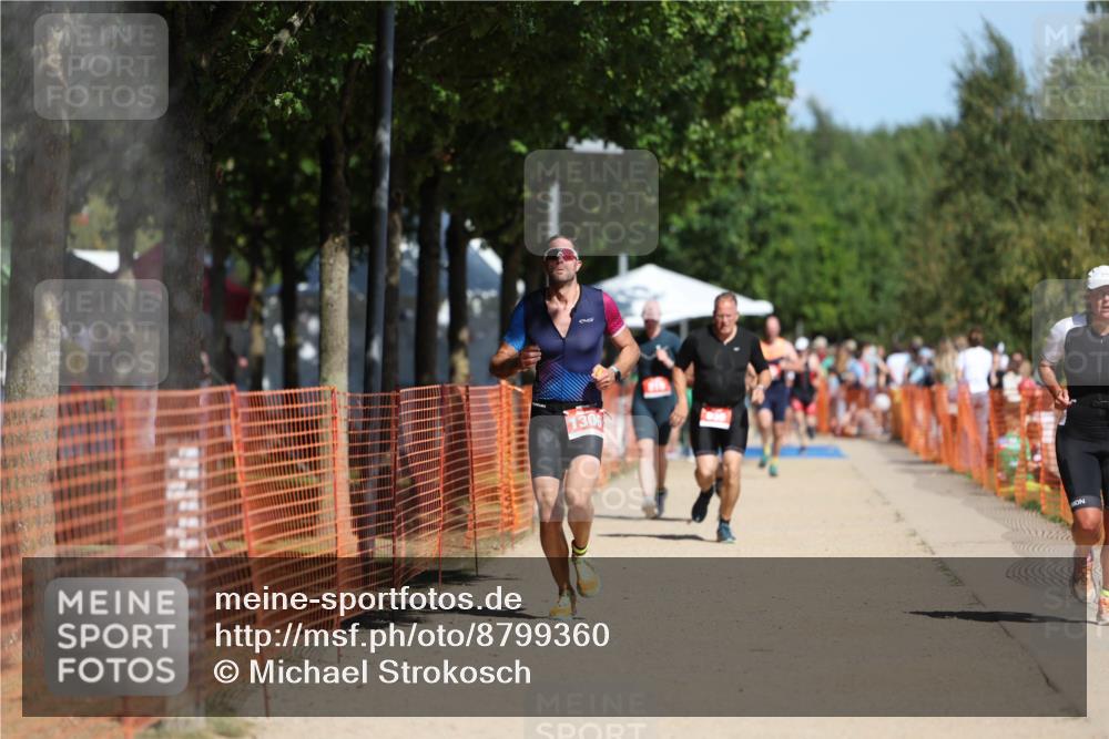 07.09.2025 - 19. Norderstedt Triathlon Michael Strokosch http://msf.ph/oto/8799360 07.09.2025 12:29:14 Laufen 835, 1217, 1306, 1379 meine-sportfotos.de