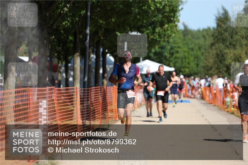 07.09.2025 - 19. Norderstedt Triathlon Michael Strokosch http://msf.ph/oto/8799362 07.09.2025 12:29:14 Laufen 835, 1217, 1306, 1379 meine-sportfotos.de