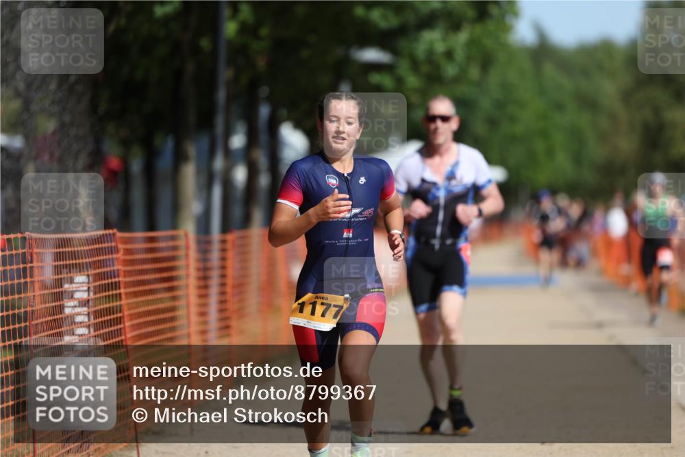 07.09.2025 - 19. Norderstedt Triathlon Michael Strokosch http://msf.ph/oto/8799367 07.09.2025 11:59:35 Laufen 296, 1177, 1383 meine-sportfotos.de