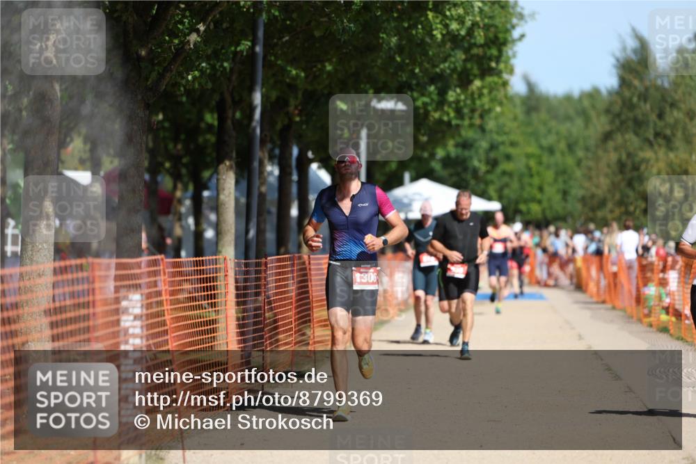 07.09.2025 - 19. Norderstedt Triathlon Michael Strokosch http://msf.ph/oto/8799369 07.09.2025 12:29:14 Laufen 835, 1217, 1306, 1379 meine-sportfotos.de
