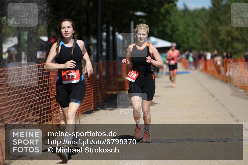 07.09.2025 - 19. Norderstedt Triathlon Michael Strokosch http://msf.ph/oto/8799370 07.09.2025 13:06:55 Laufen 175, 712, 851, 1374 meine-sportfotos.de