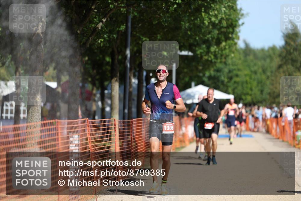 07.09.2025 - 19. Norderstedt Triathlon Michael Strokosch http://msf.ph/oto/8799385 07.09.2025 12:29:15 Laufen 835, 1217, 1306, 1379 meine-sportfotos.de