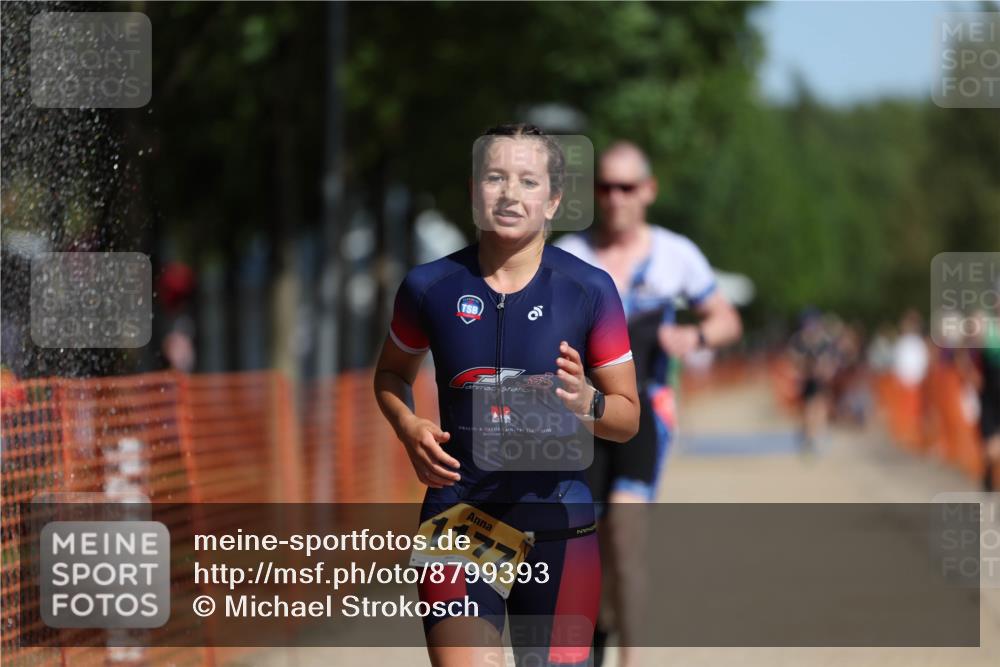 07.09.2025 - 19. Norderstedt Triathlon Michael Strokosch http://msf.ph/oto/8799393 07.09.2025 11:59:36 Laufen 296, 1177, 1383 meine-sportfotos.de