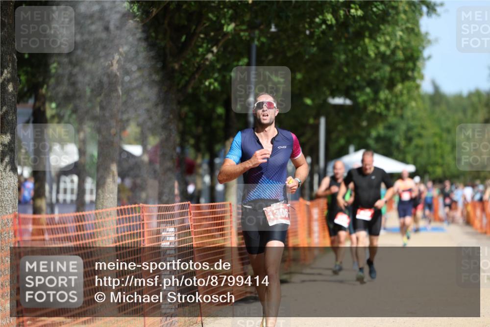 07.09.2025 - 19. Norderstedt Triathlon Michael Strokosch http://msf.ph/oto/8799414 07.09.2025 12:29:16 Laufen 818, 835, 1217, 1306, 1379 meine-sportfotos.de