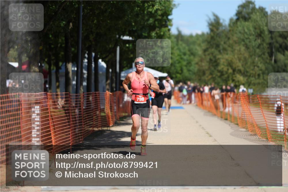 07.09.2025 - 19. Norderstedt Triathlon Michael Strokosch http://msf.ph/oto/8799421 07.09.2025 13:07:01 Laufen 798 meine-sportfotos.de