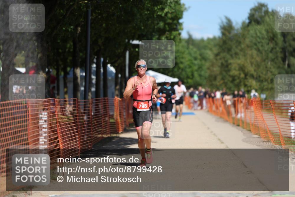 07.09.2025 - 19. Norderstedt Triathlon Michael Strokosch http://msf.ph/oto/8799428 07.09.2025 13:07:02 Laufen 183, 798 meine-sportfotos.de