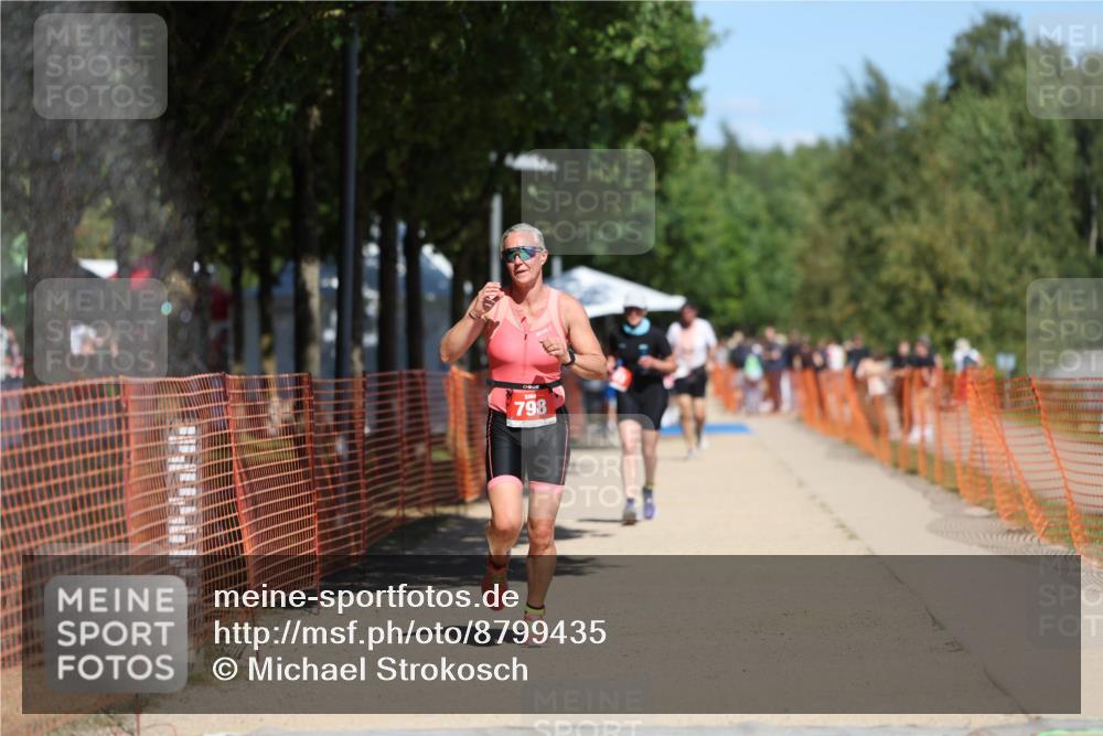 07.09.2025 - 19. Norderstedt Triathlon Michael Strokosch http://msf.ph/oto/8799435 07.09.2025 13:07:02 Laufen 183, 798 meine-sportfotos.de