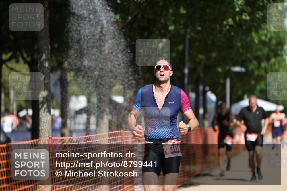 07.09.2025 - 19. Norderstedt Triathlon Michael Strokosch http://msf.ph/oto/8799441 07.09.2025 12:29:17 Laufen 818, 835, 1217, 1306, 1379 meine-sportfotos.de