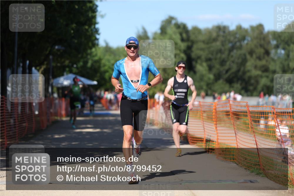 07.09.2025 - 19. Norderstedt Triathlon Michael Strokosch http://msf.ph/oto/8799452 07.09.2025 14:48:06 Laufen 880, 995, 1003 meine-sportfotos.de