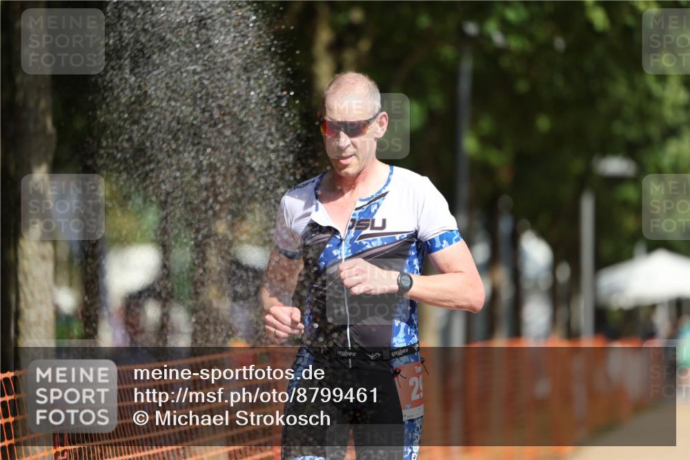 07.09.2025 - 19. Norderstedt Triathlon Michael Strokosch http://msf.ph/oto/8799461 07.09.2025 11:59:38 Laufen 296, 1177, 1383 meine-sportfotos.de
