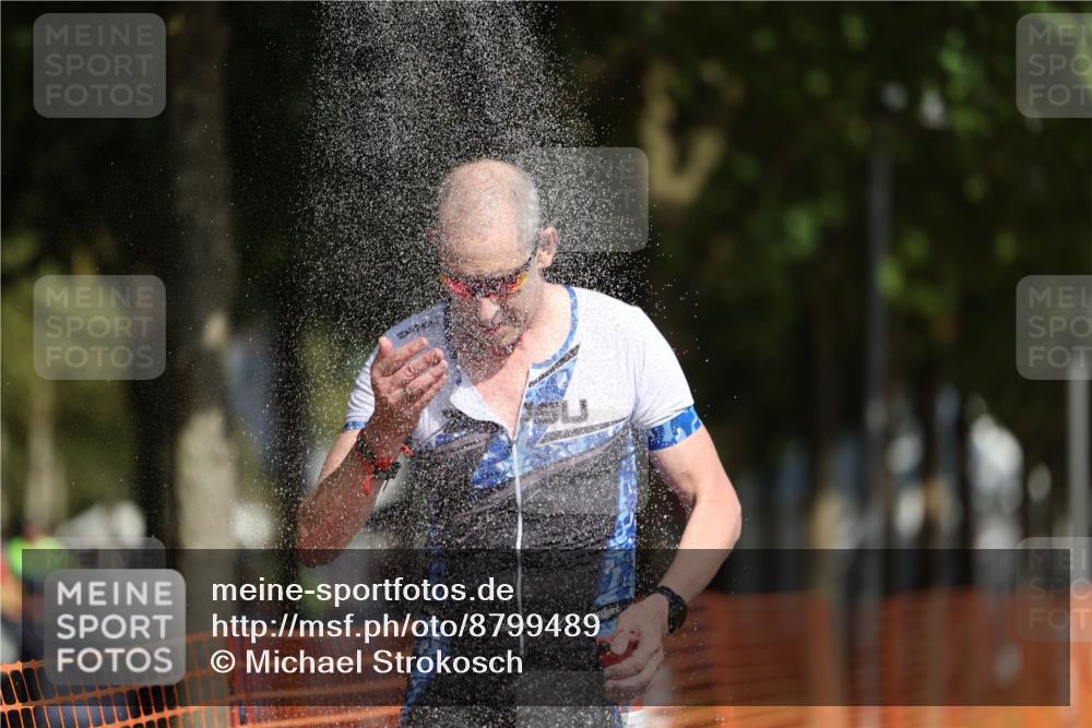 07.09.2025 - 19. Norderstedt Triathlon Michael Strokosch http://msf.ph/oto/8799489 07.09.2025 11:59:39 Laufen 296, 1177, 1383 meine-sportfotos.de