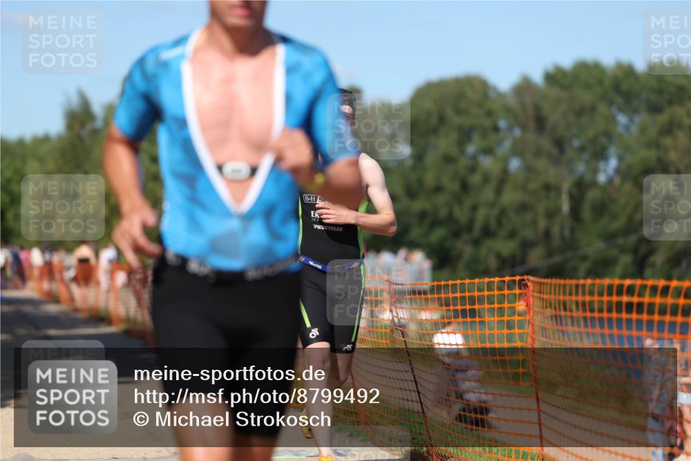 07.09.2025 - 19. Norderstedt Triathlon Michael Strokosch http://msf.ph/oto/8799492 07.09.2025 14:48:08 Laufen 880, 995, 1003 meine-sportfotos.de