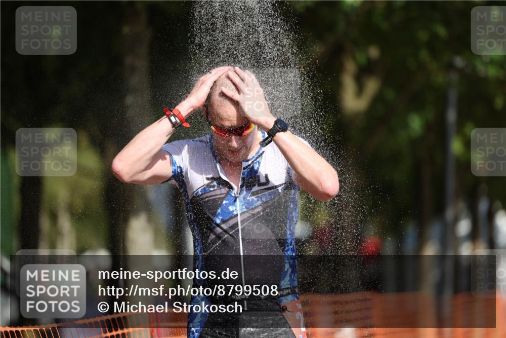 07.09.2025 - 19. Norderstedt Triathlon Michael Strokosch http://msf.ph/oto/8799508 07.09.2025 11:59:40 Laufen 296, 1177, 1383 meine-sportfotos.de