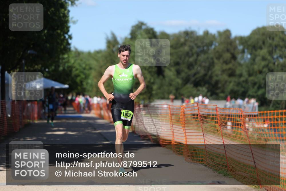 07.09.2025 - 19. Norderstedt Triathlon Michael Strokosch http://msf.ph/oto/8799512 07.09.2025 14:48:12 Laufen 995, 1003 meine-sportfotos.de