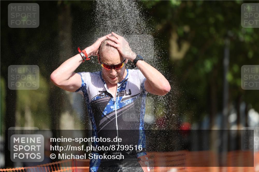 07.09.2025 - 19. Norderstedt Triathlon Michael Strokosch http://msf.ph/oto/8799516 07.09.2025 11:59:40 Laufen 296, 1177, 1383 meine-sportfotos.de