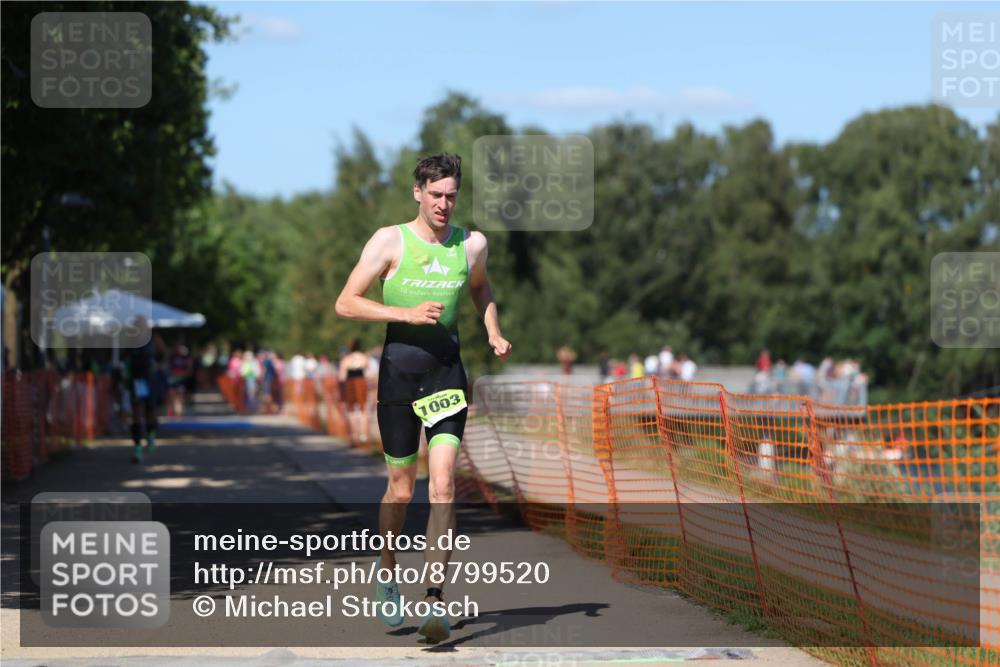 07.09.2025 - 19. Norderstedt Triathlon Michael Strokosch http://msf.ph/oto/8799520 07.09.2025 14:48:12 Laufen 995, 1003 meine-sportfotos.de