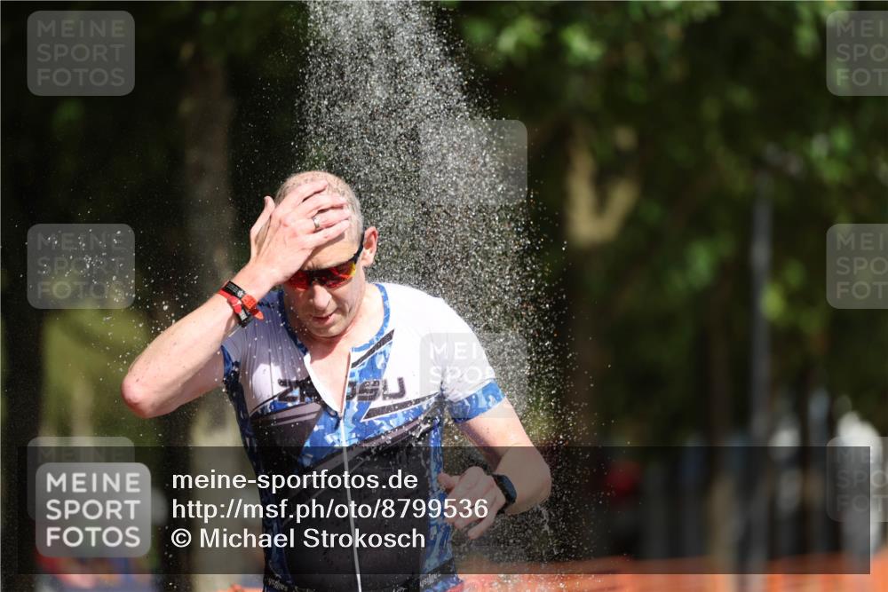 07.09.2025 - 19. Norderstedt Triathlon Michael Strokosch http://msf.ph/oto/8799536 07.09.2025 11:59:41 Laufen 296, 1383 meine-sportfotos.de