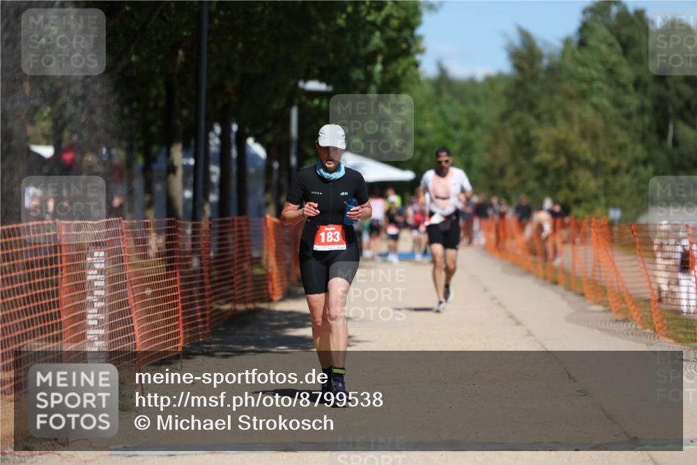 07.09.2025 - 19. Norderstedt Triathlon Michael Strokosch http://msf.ph/oto/8799538 07.09.2025 13:07:08 Laufen 183, 187, 798 meine-sportfotos.de