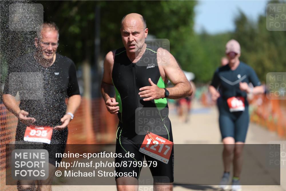 07.09.2025 - 19. Norderstedt Triathlon Michael Strokosch http://msf.ph/oto/8799579 07.09.2025 12:29:23 Laufen 756, 818, 835, 1217 meine-sportfotos.de