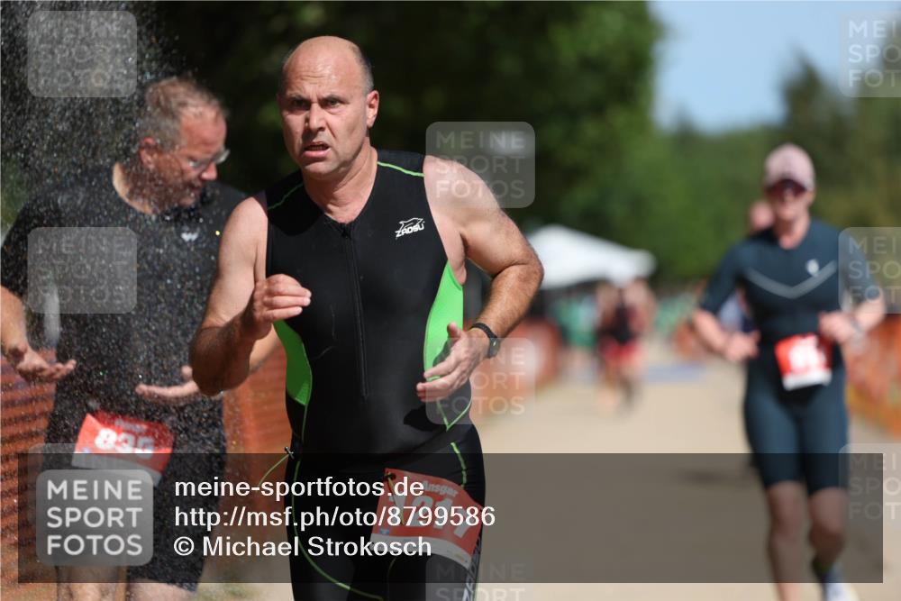 07.09.2025 - 19. Norderstedt Triathlon Michael Strokosch http://msf.ph/oto/8799586 07.09.2025 12:29:23 Laufen 756, 818, 835, 1217 meine-sportfotos.de
