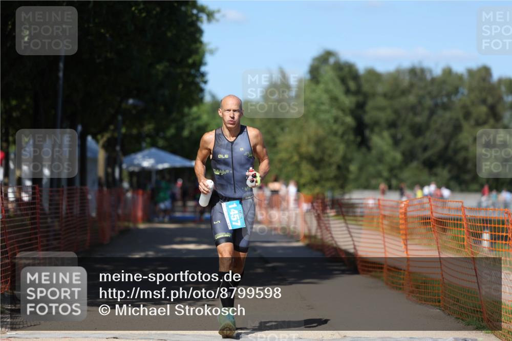 07.09.2025 - 19. Norderstedt Triathlon Michael Strokosch http://msf.ph/oto/8799598 07.09.2025 14:48:22 Laufen 1457 meine-sportfotos.de