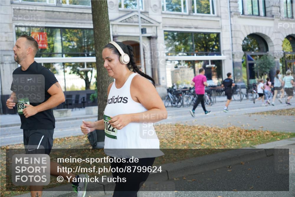 07.09.2025 - BARMER Alsterlauf Yannick Fuchs http://msf.ph/oto/8799624 07.09.2025 11:47:44 Laufen 8382, 1022 meine-sportfotos.de