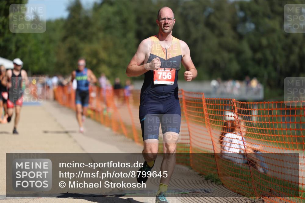 07.09.2025 - 19. Norderstedt Triathlon Michael Strokosch http://msf.ph/oto/8799645 07.09.2025 12:29:27 Laufen 186, 756, 791, 802, 818 meine-sportfotos.de