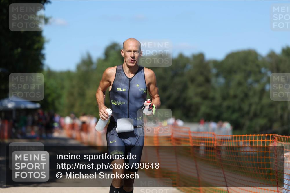 07.09.2025 - 19. Norderstedt Triathlon Michael Strokosch http://msf.ph/oto/8799648 07.09.2025 14:48:23 Laufen 1457 meine-sportfotos.de