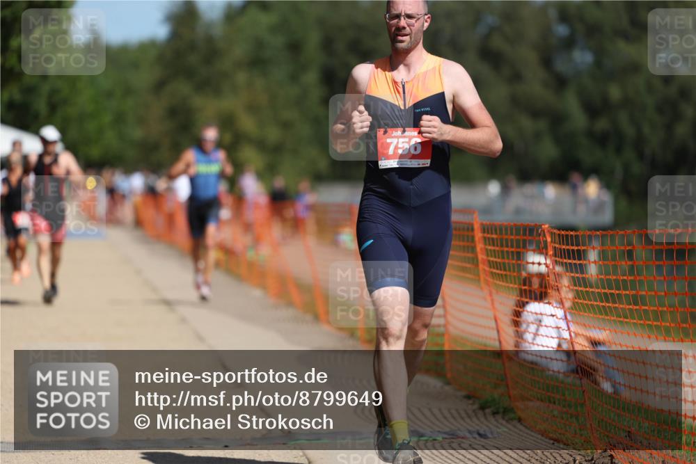 07.09.2025 - 19. Norderstedt Triathlon Michael Strokosch http://msf.ph/oto/8799649 07.09.2025 12:29:27 Laufen 186, 756, 791, 802, 818 meine-sportfotos.de