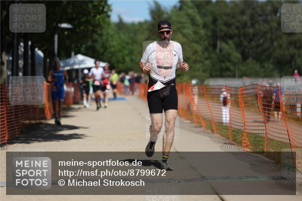 07.09.2025 - 19. Norderstedt Triathlon Michael Strokosch http://msf.ph/oto/8799672 07.09.2025 13:07:13 Laufen 183, 187, 1248 meine-sportfotos.de