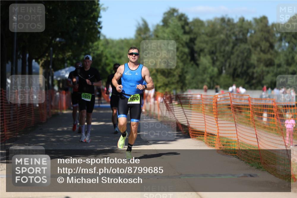 07.09.2025 - 19. Norderstedt Triathlon Michael Strokosch http://msf.ph/oto/8799685 07.09.2025 14:48:35 Laufen 911, 986, 997, 1010, 1025, 1039 meine-sportfotos.de