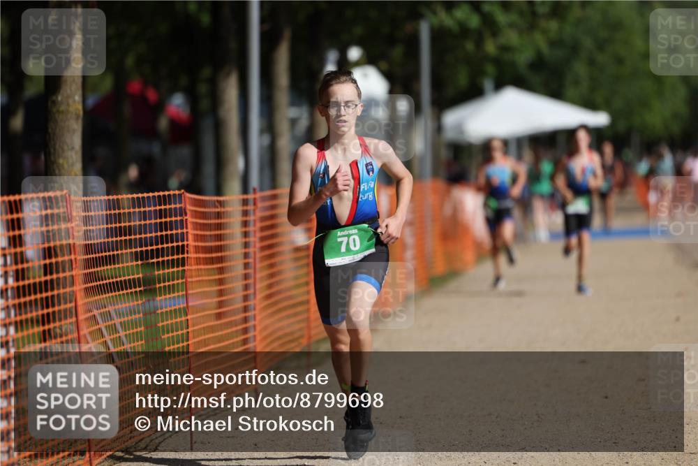 07.09.2025 - 19. Norderstedt Triathlon Michael Strokosch http://msf.ph/oto/8799698 07.09.2025 10:56:15 Laufen 70, 76, 102, 682 meine-sportfotos.de