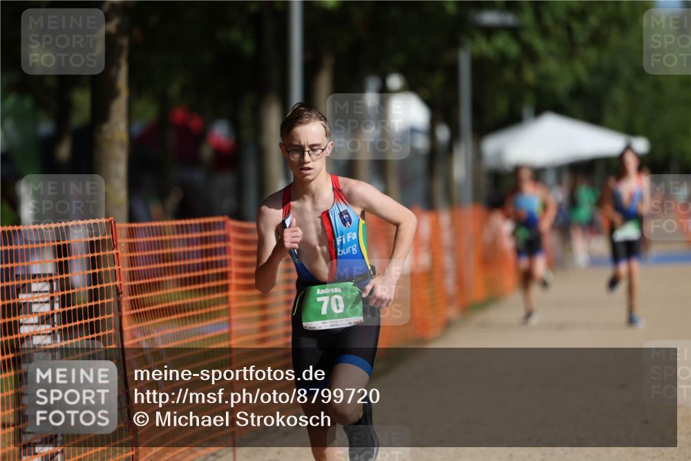 07.09.2025 - 19. Norderstedt Triathlon Michael Strokosch http://msf.ph/oto/8799720 07.09.2025 10:56:15 Laufen 70, 76, 102, 682 meine-sportfotos.de