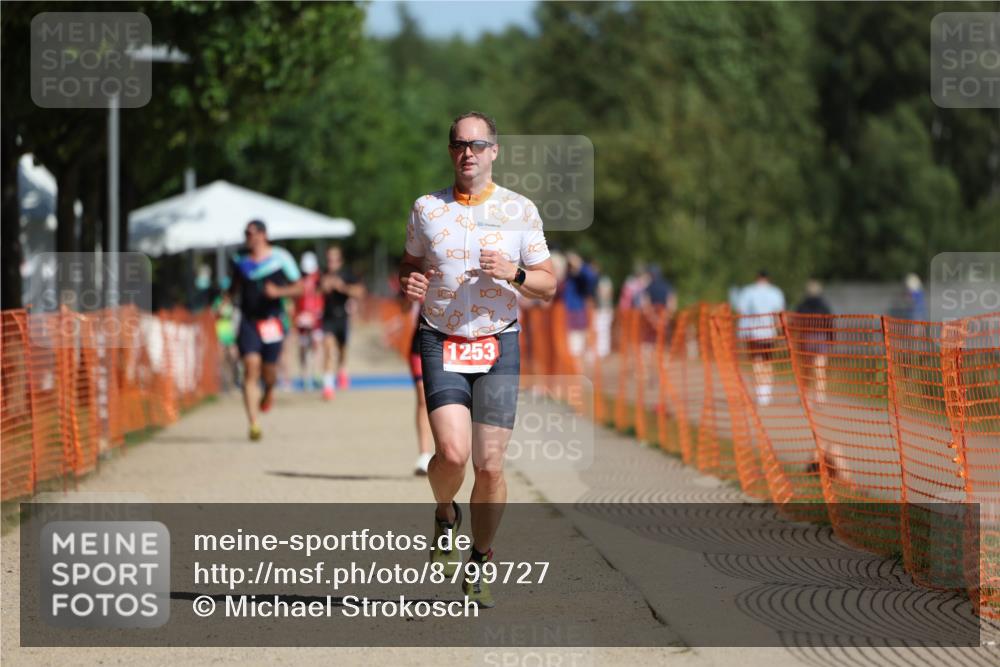 07.09.2025 - 19. Norderstedt Triathlon Michael Strokosch http://msf.ph/oto/8799727 07.09.2025 12:00:17 Laufen 714, 749, 1253 meine-sportfotos.de