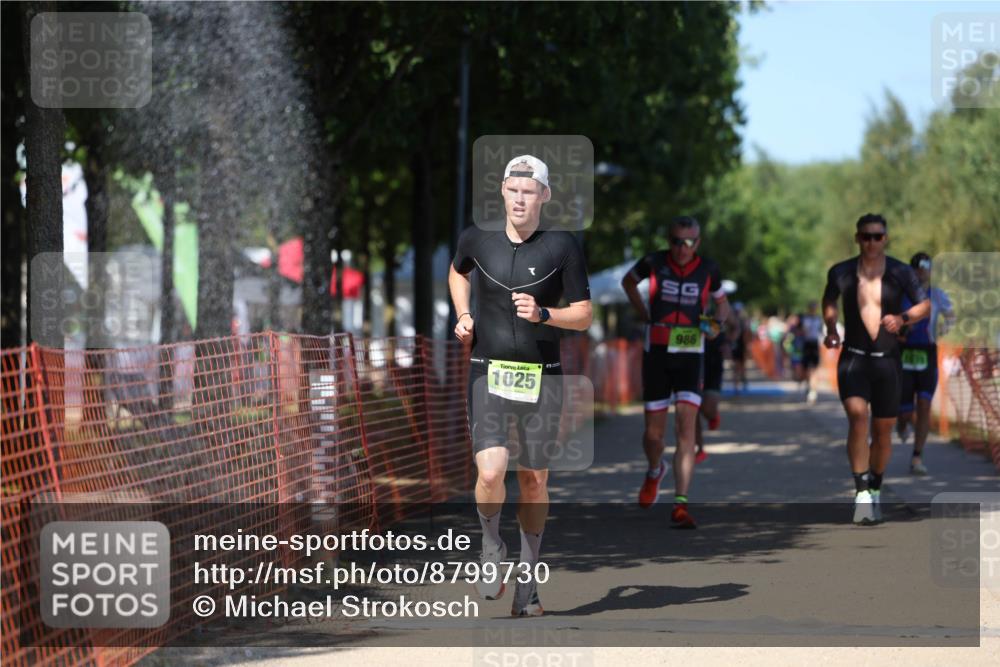 07.09.2025 - 19. Norderstedt Triathlon Michael Strokosch http://msf.ph/oto/8799730 07.09.2025 14:48:37 Laufen 911, 986, 997, 1010, 1025, 1039 meine-sportfotos.de