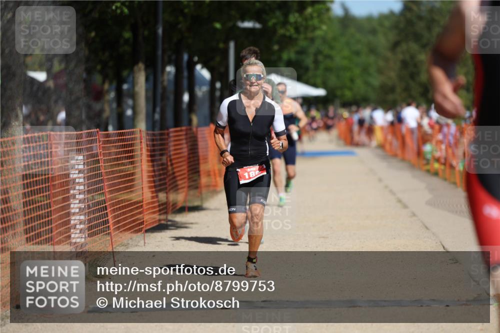 07.09.2025 - 19. Norderstedt Triathlon Michael Strokosch http://msf.ph/oto/8799753 07.09.2025 12:29:34 Laufen 186, 791, 802, 1350, 1351 meine-sportfotos.de