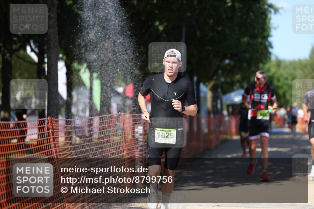 07.09.2025 - 19. Norderstedt Triathlon Michael Strokosch http://msf.ph/oto/8799756 07.09.2025 14:48:38 Laufen 911, 986, 997, 1010, 1025, 1039 meine-sportfotos.de