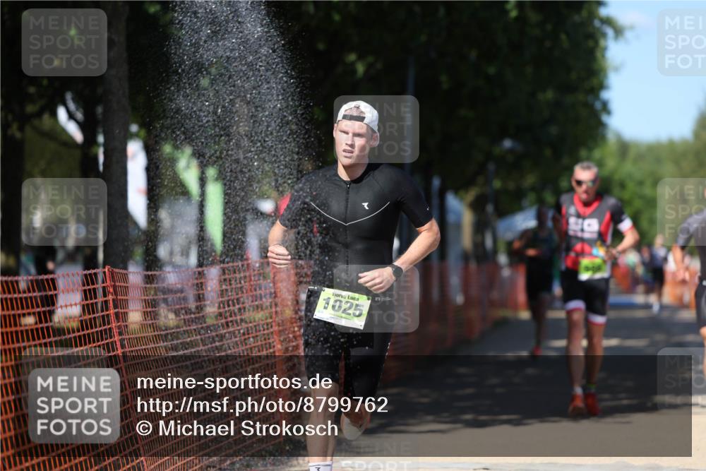 07.09.2025 - 19. Norderstedt Triathlon Michael Strokosch http://msf.ph/oto/8799762 07.09.2025 14:48:38 Laufen 911, 986, 997, 1010, 1025, 1039 meine-sportfotos.de