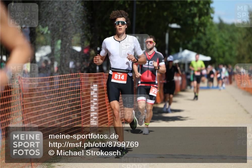 07.09.2025 - 19. Norderstedt Triathlon Michael Strokosch http://msf.ph/oto/8799769 07.09.2025 13:07:22 Laufen 718, 732, 814, 1248 meine-sportfotos.de