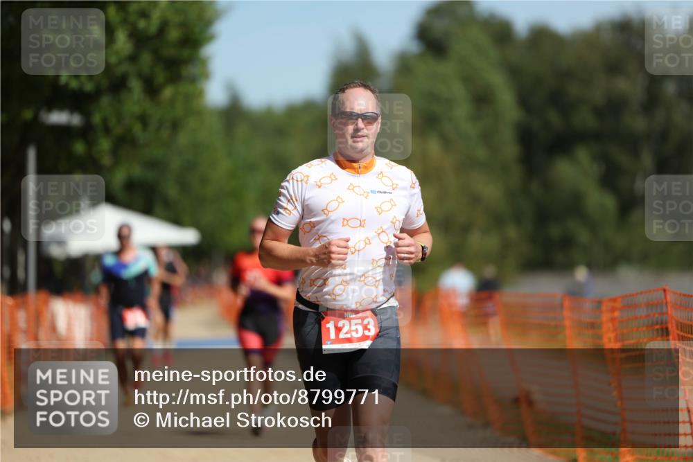 07.09.2025 - 19. Norderstedt Triathlon Michael Strokosch http://msf.ph/oto/8799771 07.09.2025 12:00:19 Laufen 714, 749, 1253 meine-sportfotos.de