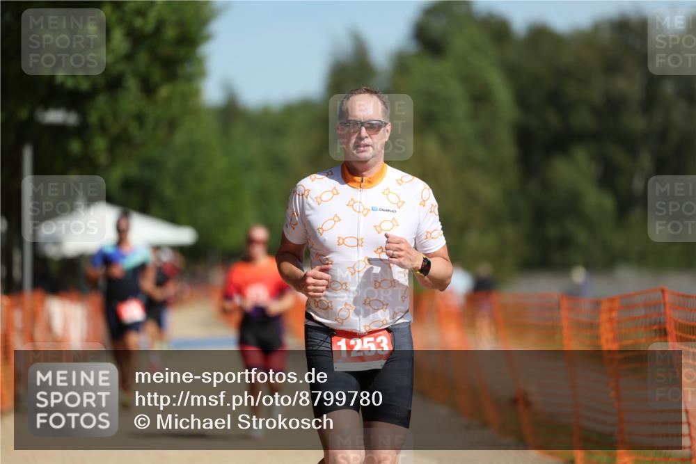 07.09.2025 - 19. Norderstedt Triathlon Michael Strokosch http://msf.ph/oto/8799780 07.09.2025 12:00:19 Laufen 714, 749, 1253 meine-sportfotos.de